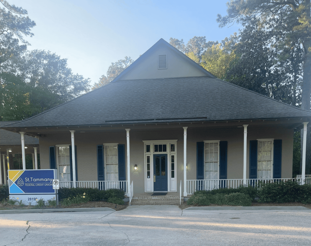 Exterior view of St. Tammany Federal Credit Union branch in Lacombe, LA.